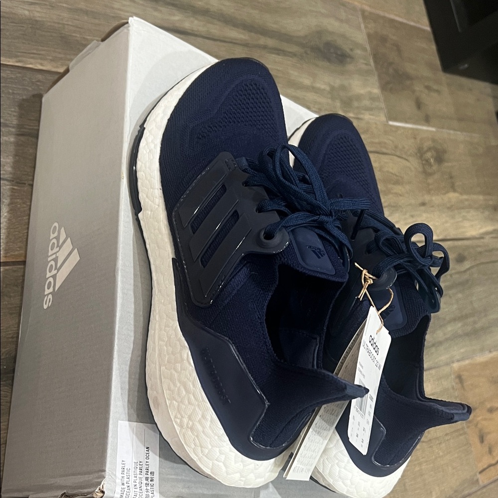 Adidas Ultraboost 22 Navy Sneakers with White Boost Sole